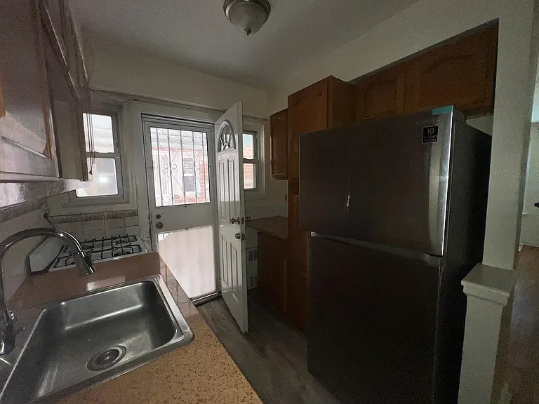 736 E 94th St #1 — Photo 6