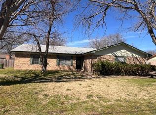 312 W Spring Valley Rd, Hewitt, TX 76643