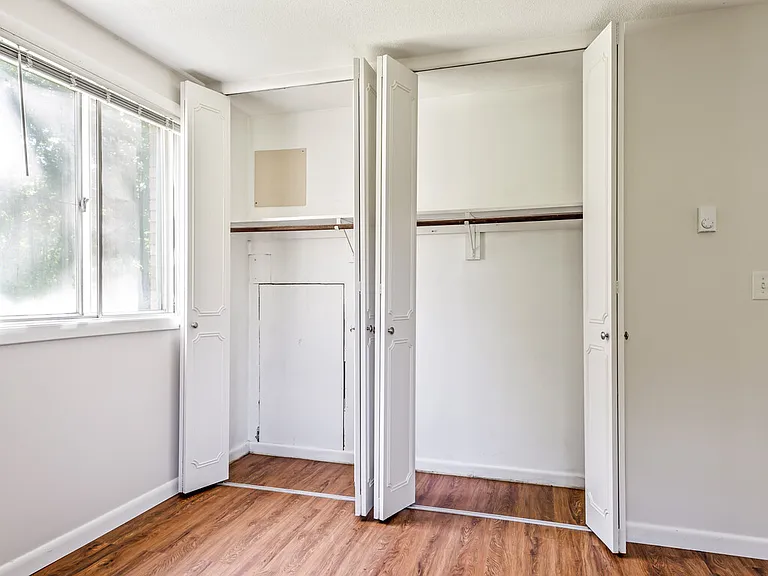 121 Bailey St #D31 — Photo 10