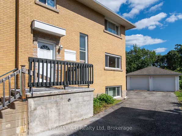 727 Frederick St, Kitchener, ON N2B 2B3