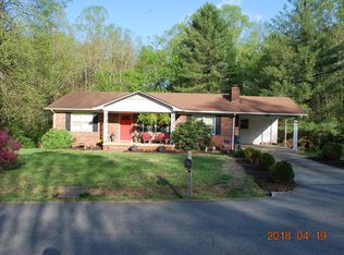 100 Tanglewood Dr, Marion, NC 28752
