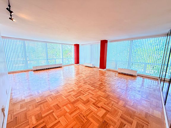4th image of 601 E 32nd St APT 400