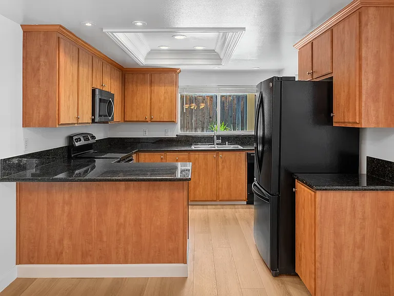 635 Abrigo Ct — Photo 5