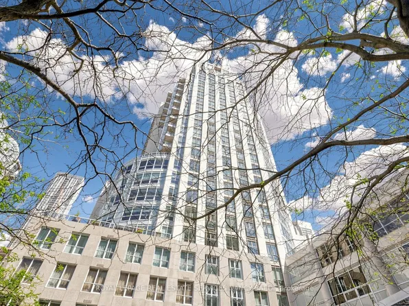 10 Bellair St #802, Toronto, ON M5R 3T8