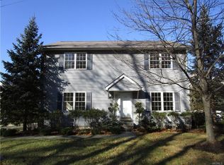 1192 Frost Ln, Peekskill, NY 10566