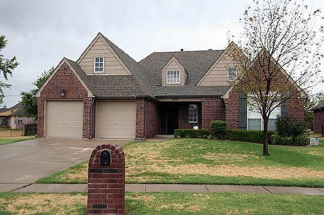 1st image of 3004 N Ironwood Ave
