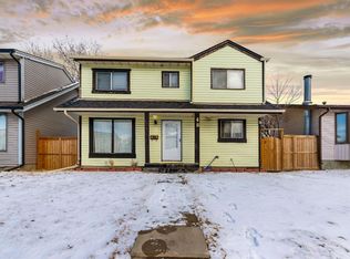 48 W Falton Way NE, Calgary, AB T3J 1K4