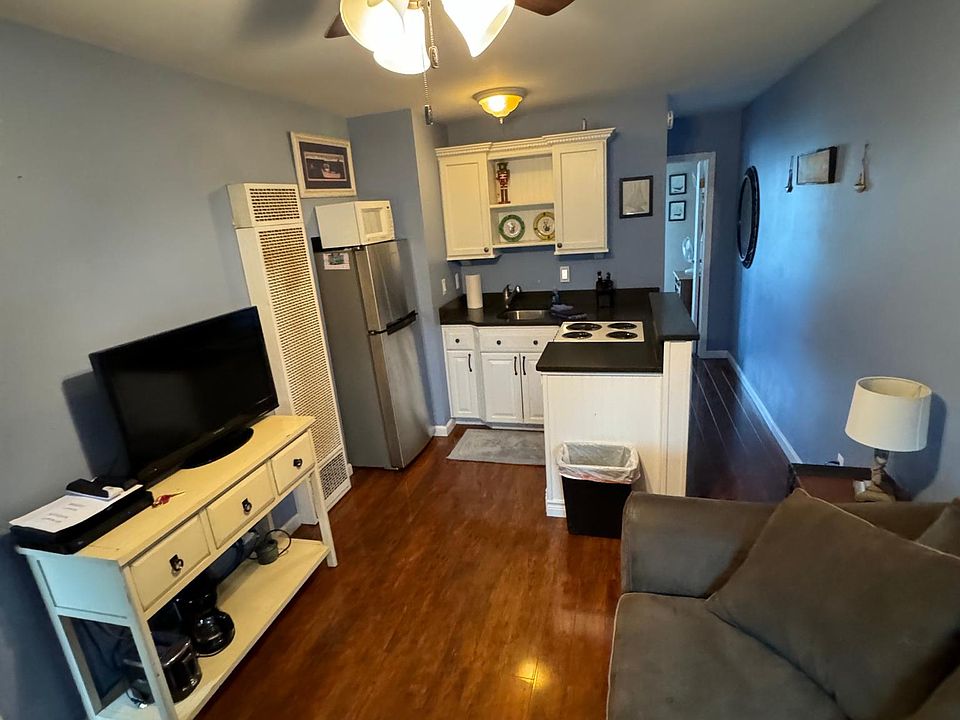 Kitchen/Living Area