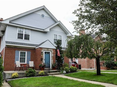 23 Plymouth St, New Hyde Park, NY, 11040