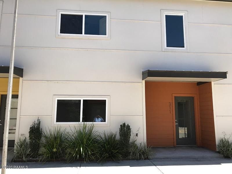 1st image of 311 Highland Oaks Ln