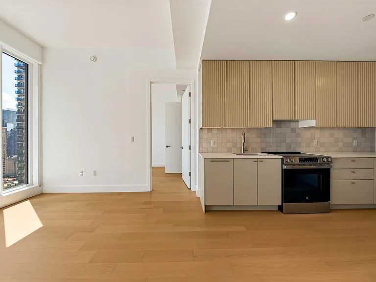 250 W 49th St #2304 — Photo 4