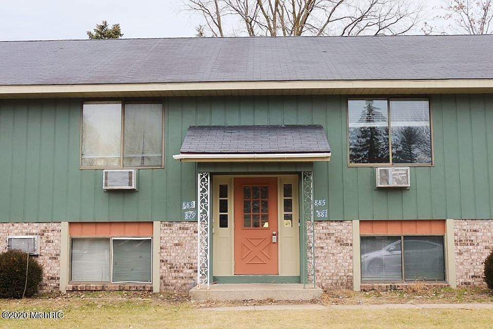 1st image of 879-885 Hardwick Dr SE