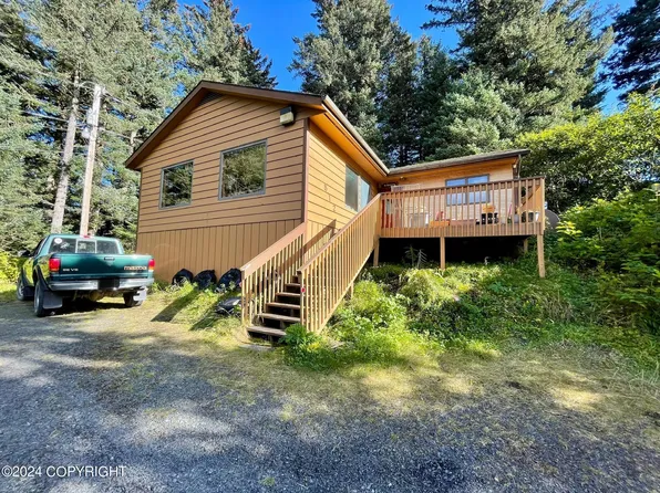 512 Mozart Cir, Kodiak, AK 99615