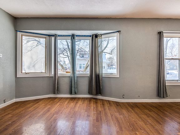 4th image of 600 8th Ave N