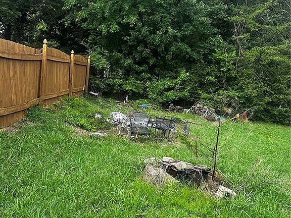 3rd image of 1197 Meadowlark Dr