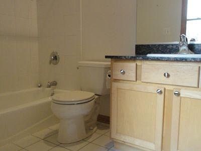 2nd image of 1315 W Belmont Ave #2