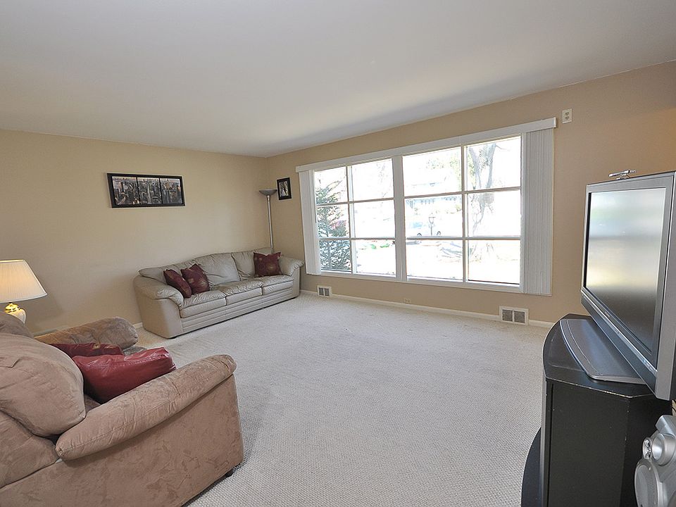 2nd image of 85 Deerfield Dr