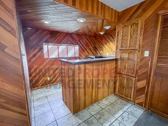 2nd image of 3005 Mountain View Dr
