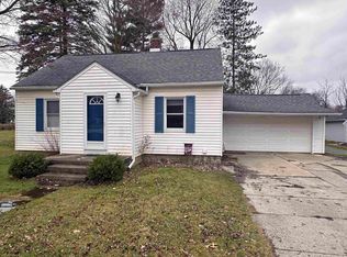 216 S Main St, Chesaning, MI 48616