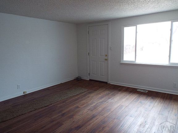 4th image of 1823 E 14th St