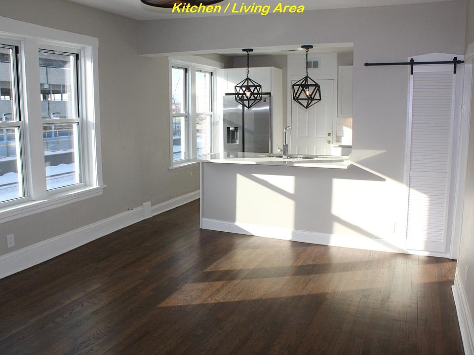Kitchen / Living Area