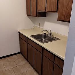 4th image of 352 E Rosewood Ave APT 13