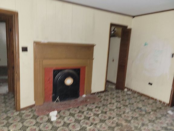 3rd image of 517 Campbell St W
