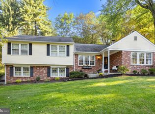15 Pebble Woods Dr N, Doylestown, PA