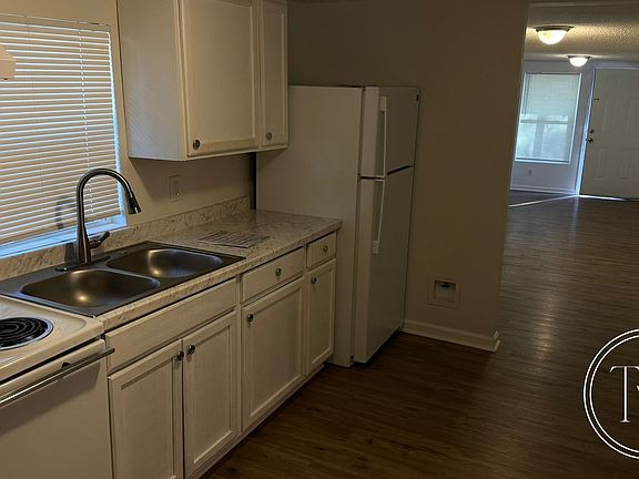 5th image of 5202 Wendell St