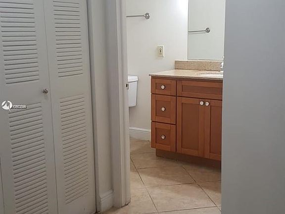 3rd image of 8333 Lake Dr APT 202