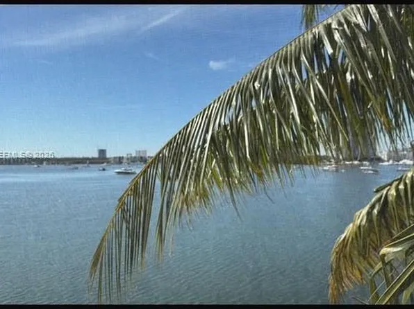 3000 Marcos Dr APT P305, Aventura, FL 33160