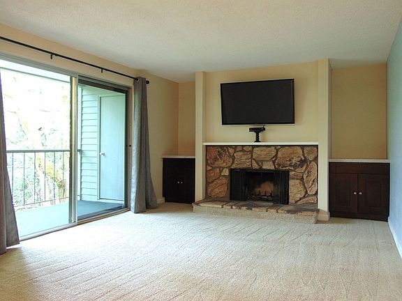 4th image of 4629 W Lake Sammamish Pkwy SE APT H204
