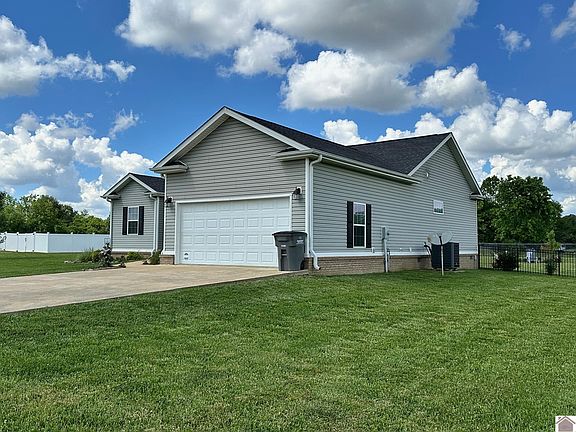 3rd image of 170 Krystal Gayle Ln