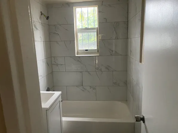 1718 NW 2nd Ct APT 7, Miami, FL 33136