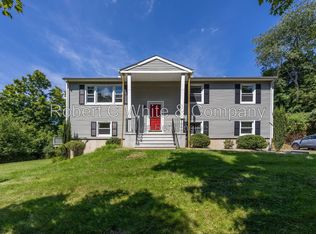 17 Laborde Rd, Oxford, CT 06478