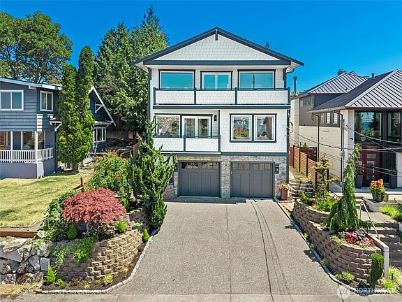 4th image of 4048 56th Avenue SW