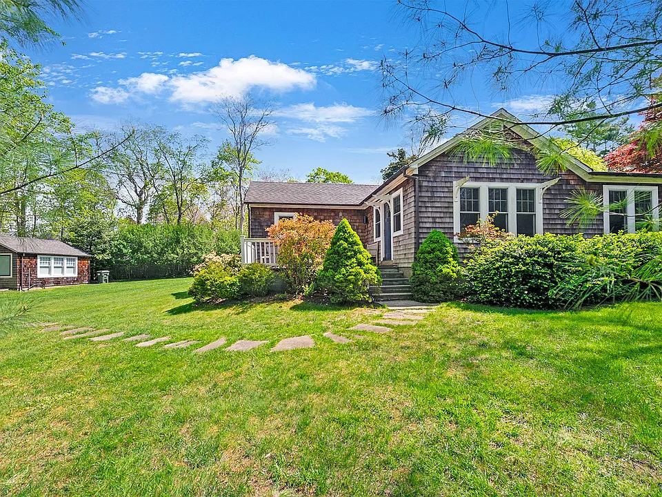 14 Oak Ln
