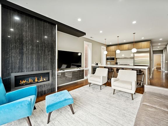 5th image of 3330 N Clifton Ave Unit 3