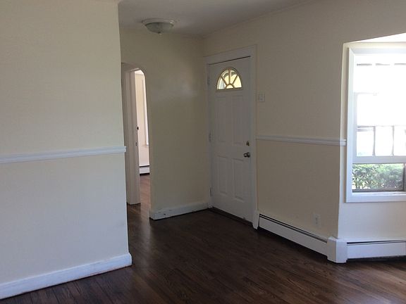3rd image of 528 Polaris St