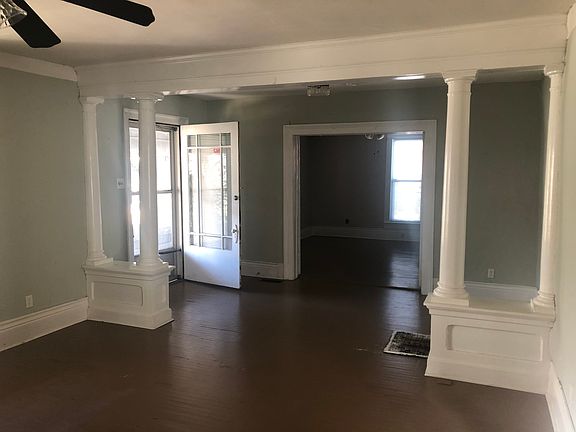 4th image of 702 E 10th Ave