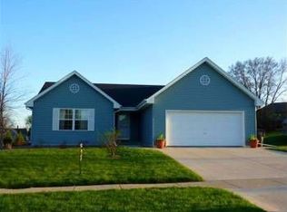 209 Parkview Dr, Johnson Creek, WI 53038