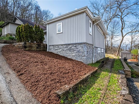 3rd image of 337 Grandview Dr