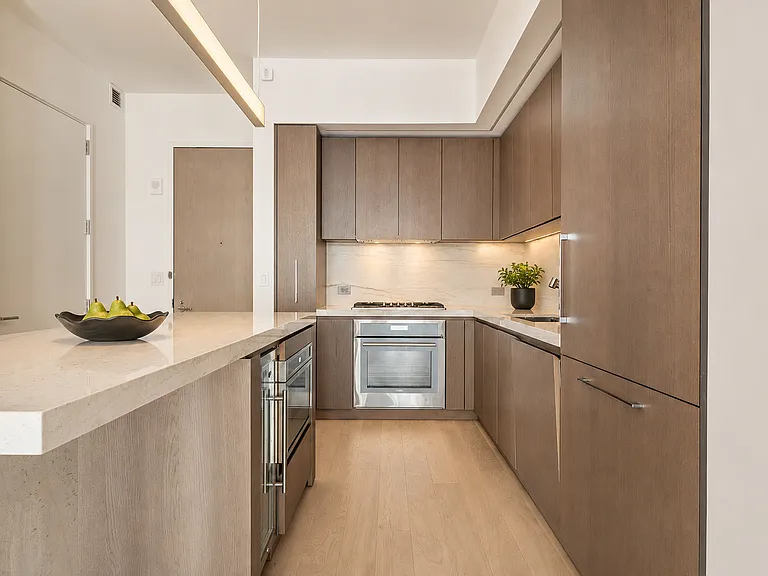 77 Charlton St #S12D — Photo 5