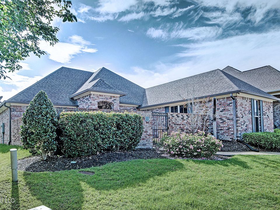 1st image of 71 Enclave Cir