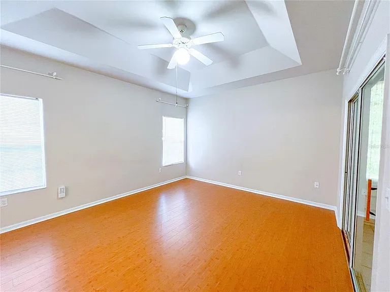 4332 NW 34th Dr — Photo 12