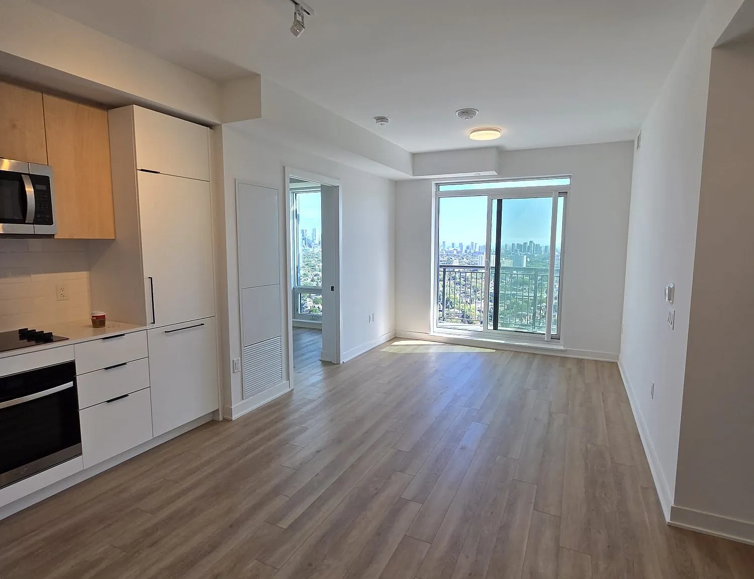 2 bed, $3,000 — Photo 4