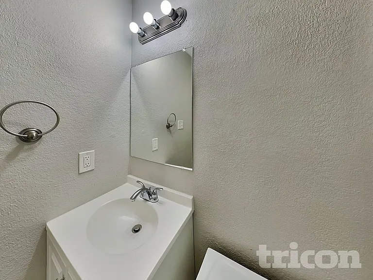 5506 Lordsburg Trl — Photo 11