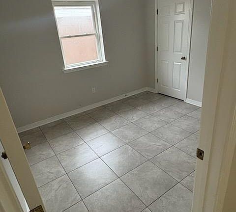 4th image of 3819 Juno Dr