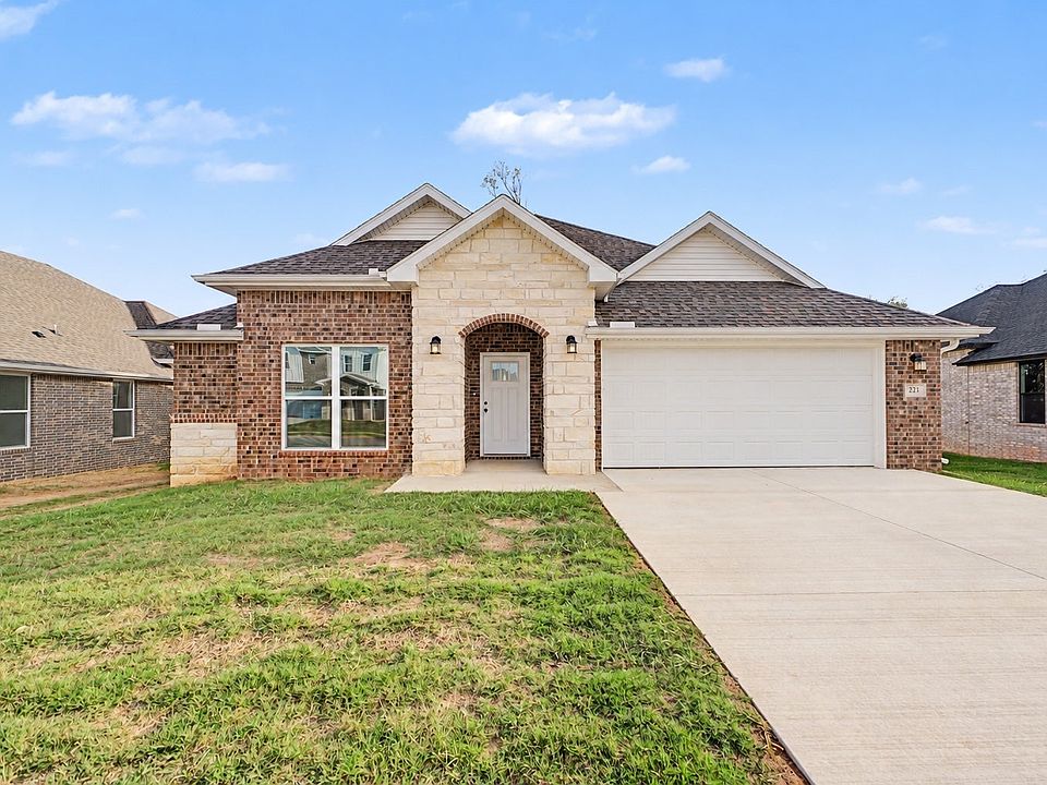 1st image of 221 Spicewood Trl