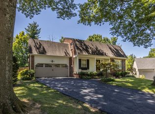 6902 Deep Spring Ct, Spring Mill, KY 40228